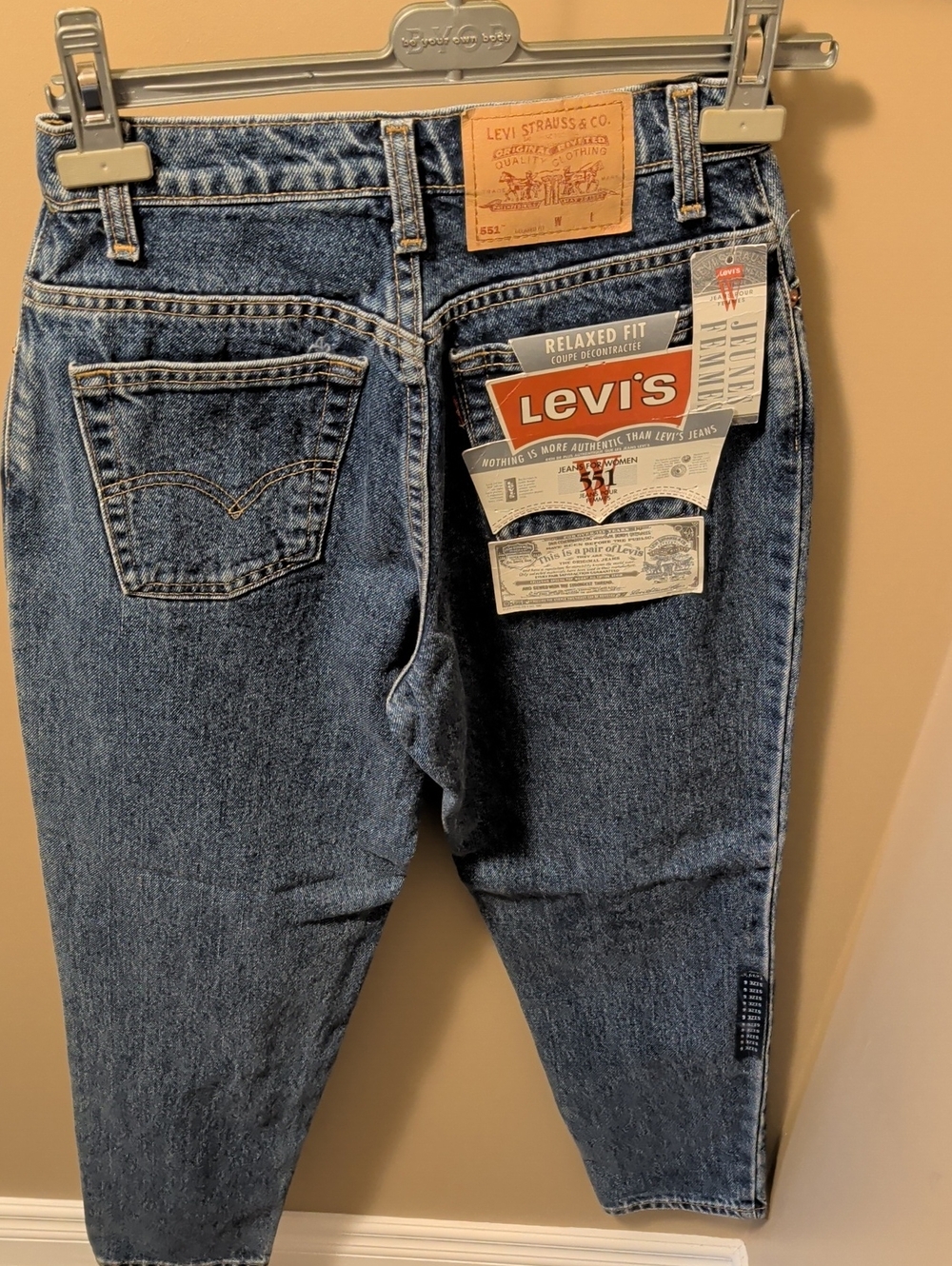 551 Vintage Dead Stock Levi's Womans Relaxed Fit Jeans - Medium Blue Wash